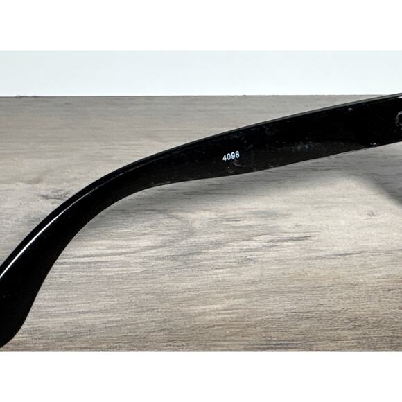 Vintage Ray-Ban RB4098 Black Oval Sunglasses Made in USA Bausch & Lomb Era - Picture 6 of 6